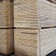 Quattro bancali di tavole in legno di abete