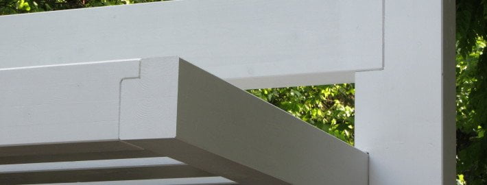 pergola in legno tra