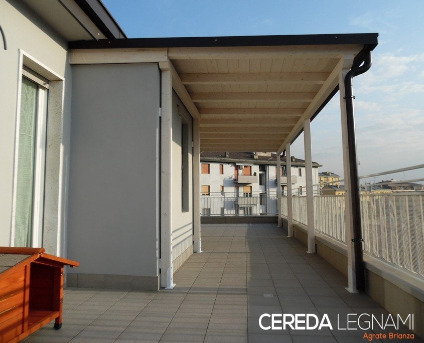 tettoia in legno addossata 