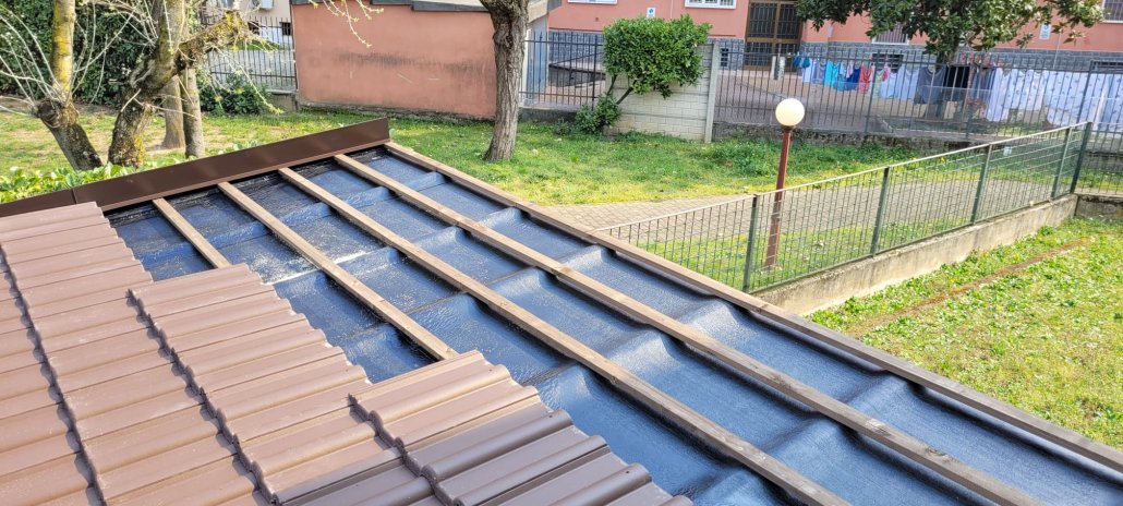 Che sistema si può adottare per mettere tegole a bassa pendenza ?