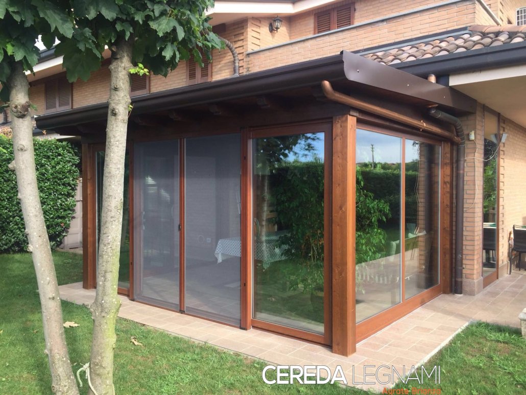 Esempio di pergola predisposta per serramenti